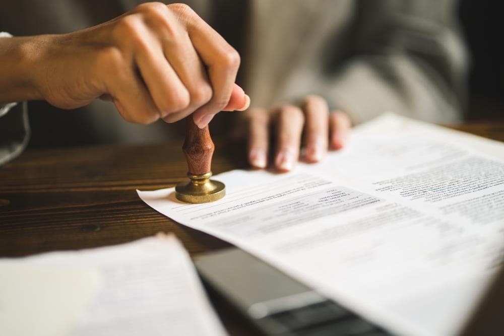 ¿Cuál es el papel del notario en la planificación y redacción de testamentos?